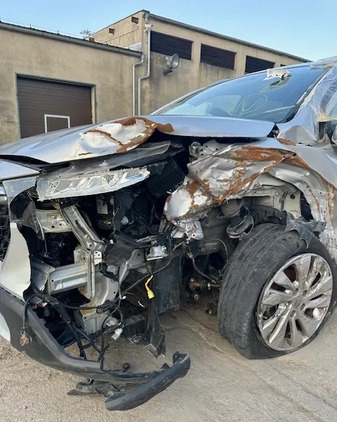Suzuki SX4 cena 29900 przebieg: 33600, rok produkcji 2022 z Poznań małe 37